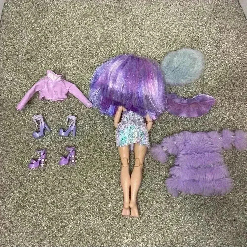 Rainbow High Purple Fashion Doll Series 1 - Violet Willow, Lot W/ shoes/clothes - Picture 2 of 11